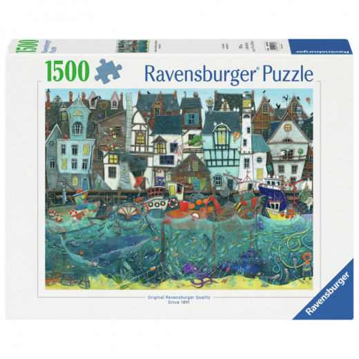 Ravensburger Pussel: A Bustling Fantasy Port 1500 Bitar i gruppen PUSSEL / 1500 bitar hos Spelexperten (12001398)