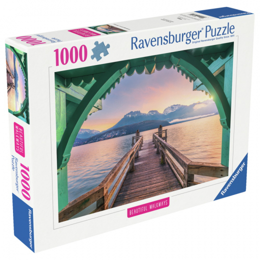 Ravensburger Pussel: Footbridge at Lac d'Annecy 1000 Bitar i gruppen PUSSEL / 1000 bitar hos Spelexperten (12001762)