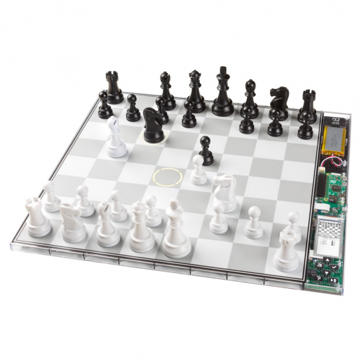 DGT Centaur Chess Computer - Crystal Edition i gruppen SÄLLSKAPSSPEL / Schack hos Spelexperten (24001)