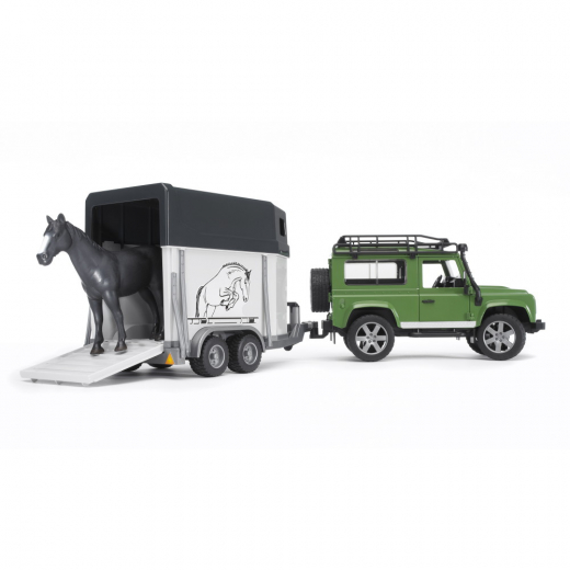 Bruder Land Rover Defender Station Wagon med Hästtrailer + 1 häst i gruppen LEKSAKER / Leksaksfordon / Bruder hos Spelexperten (BR2592)