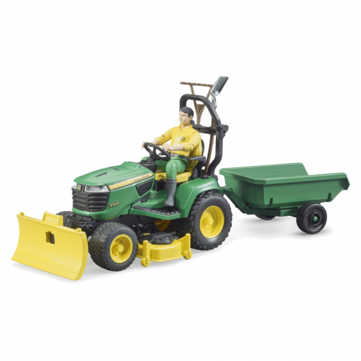 Bruder Bworld John Deere grästraktor med släp och trädgårdsmästare i gruppen LEKSAKER / Leksaksfordon / Bruder hos Spelexperten (BR62104)