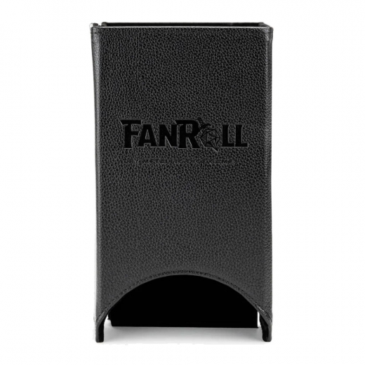 Leather Fold Up Dice Tower - Black i gruppen SÄLLSKAPSSPEL / Tillbehör / Tärningar & tillbehör hos Spelexperten (MET0543)