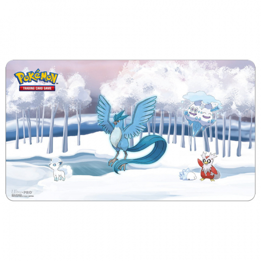 Pokémon TCG: Frosted Forest Playmat i gruppen SÄLLSKAPSSPEL / Tillbehör / Övriga hos Spelexperten (ULT15982)