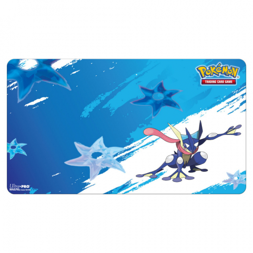 Pokémon TCG: Playmat - Greninja i gruppen SÄLLSKAPSSPEL / Tillbehör hos Spelexperten (ULT16299)