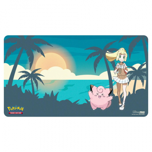 Pokémon TCG: Playmat - Lillie and Clefairy i gruppen SÄLLSKAPSSPEL / Tillbehör / Förvaring hos Spelexperten (ULT16760)
