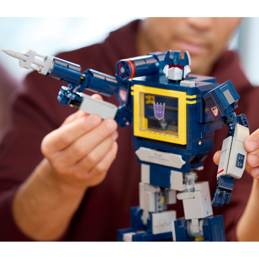 LEGO Icons - Transformers Soundwave