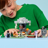 LEGO Minecraft - Den bleka trädgården LEGO Minecraft - Den bleka trädgården