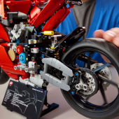 LEGO Technic - Ducati Panigale V4 S motorcykel LEGO Technic - Ducati Panigale V4 S motorcykel