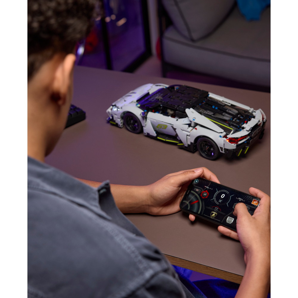 LEGO Technic - Lamborghini Revuelto supersportbil