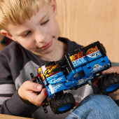 LEGO Technic - Monster Jam Grave Digger Eld Och Is LEGO Technic - Monster Jam Grave Digger Eld Och Is