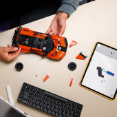 LEGO Technic - Bugatti Chiron Pur Sport hyperbil LEGO Technic - Bugatti Chiron Pur Sport hyperbil