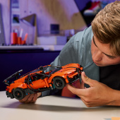 LEGO Technic - Bugatti Chiron Pur Sport hyperbil LEGO Technic - Bugatti Chiron Pur Sport hyperbil