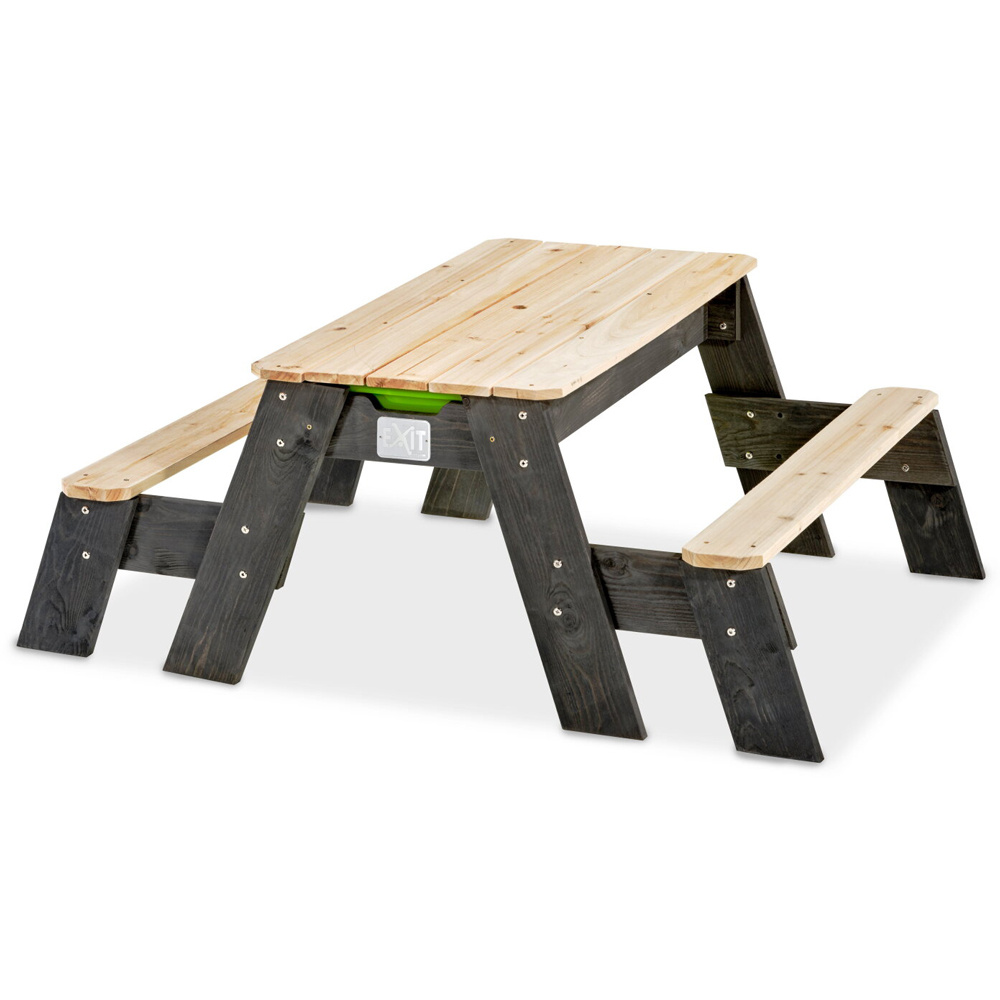 Aksent sand, vatten och picknickbord (2 bänkar)