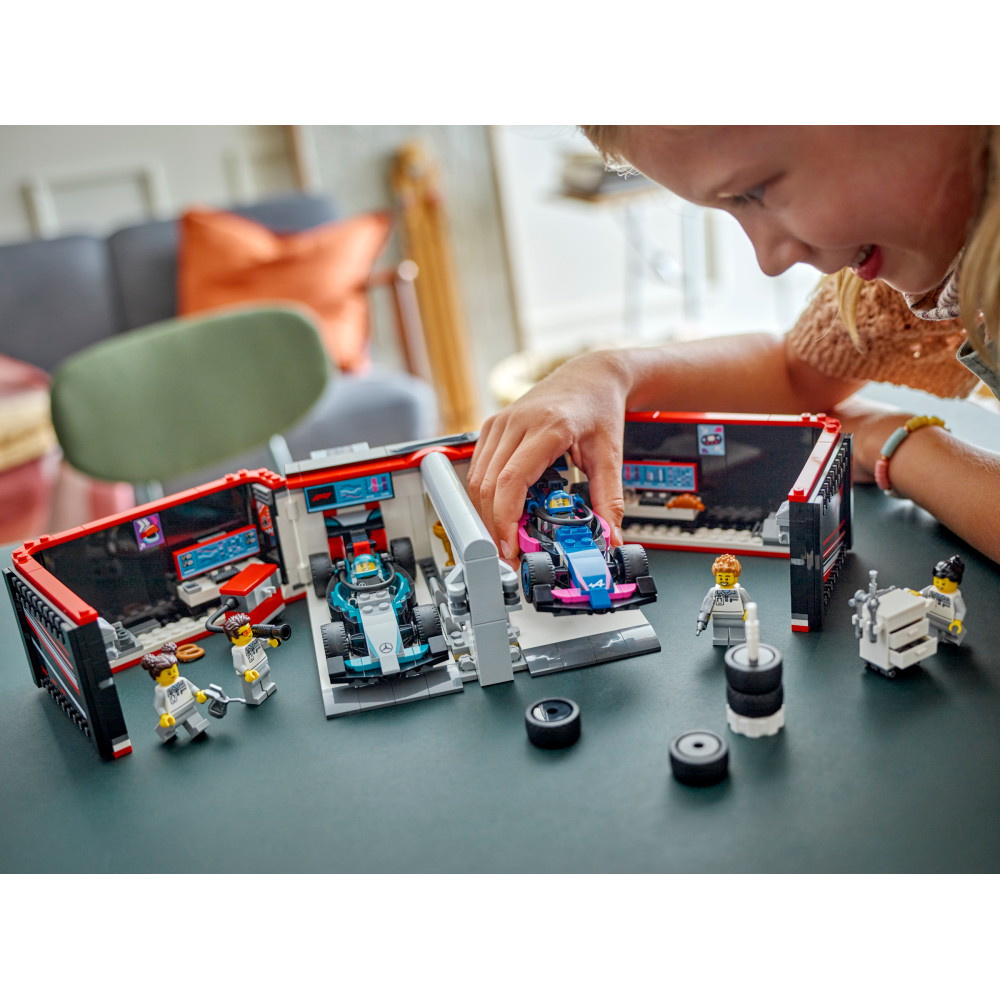 LEGO City - F1 garage & Mercedes-AMG & Alpine bilar