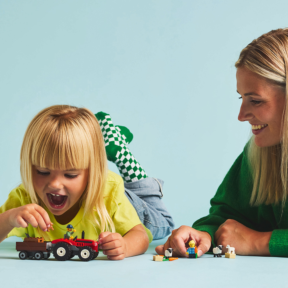 LEGO City - Röd jordbrukstraktor med släp och får