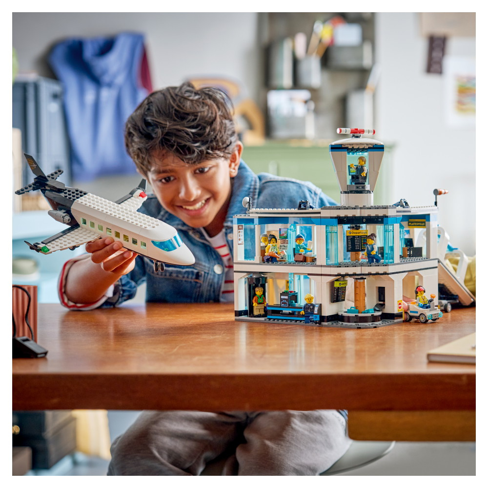 LEGO City - Flygplats Med Flygplan