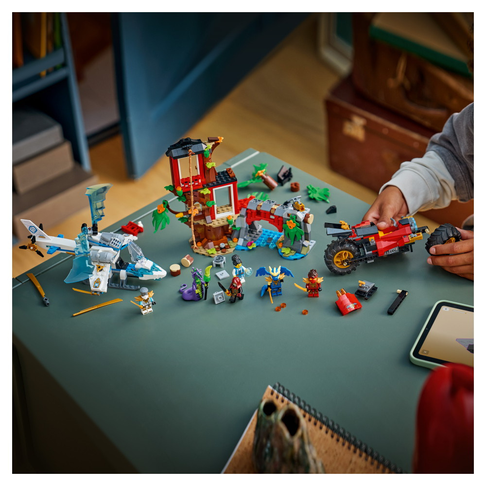 LEGO Ninjago - Ninjornas Fordonsstrid Vid Trädkojan