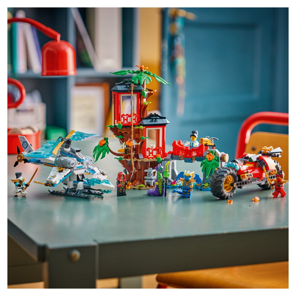 LEGO Ninjago - Ninjornas Fordonsstrid Vid Trädkojan