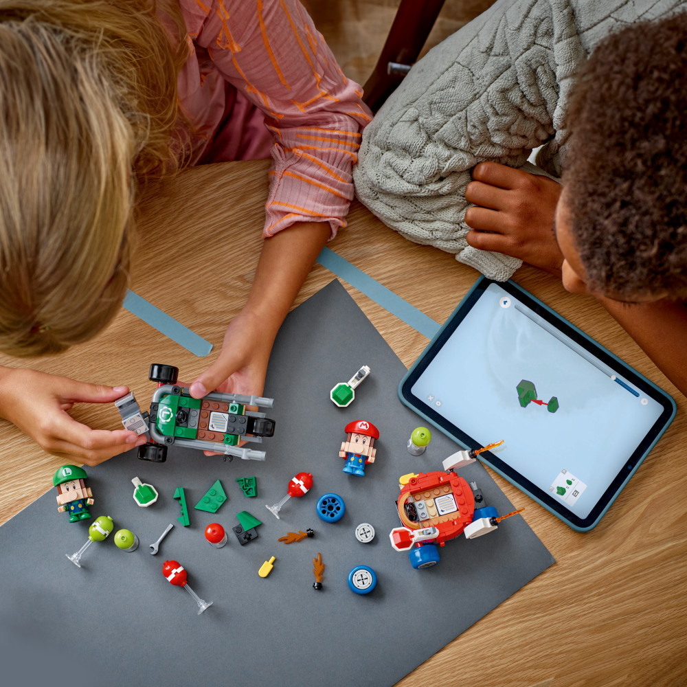 LEGO Super Mario - Mario Kart Baby Mario mot Baby Luigi