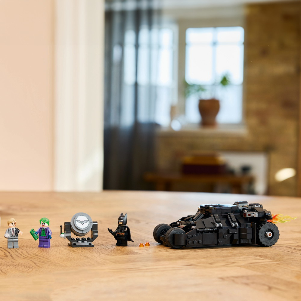 LEGO Super Heroes DC - Batmans Tumbler mot Two-Face & Jokern