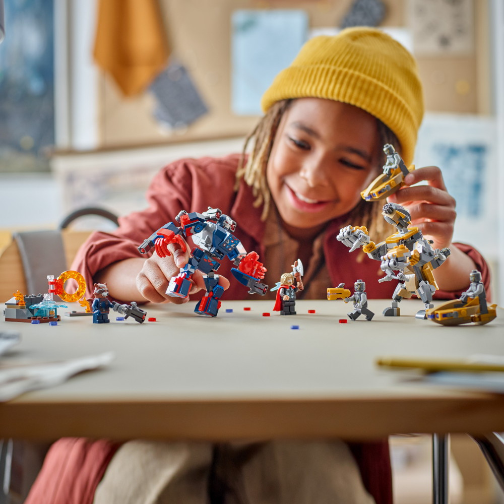 LEGO Marvel - Endgame Thor mot Chitauri