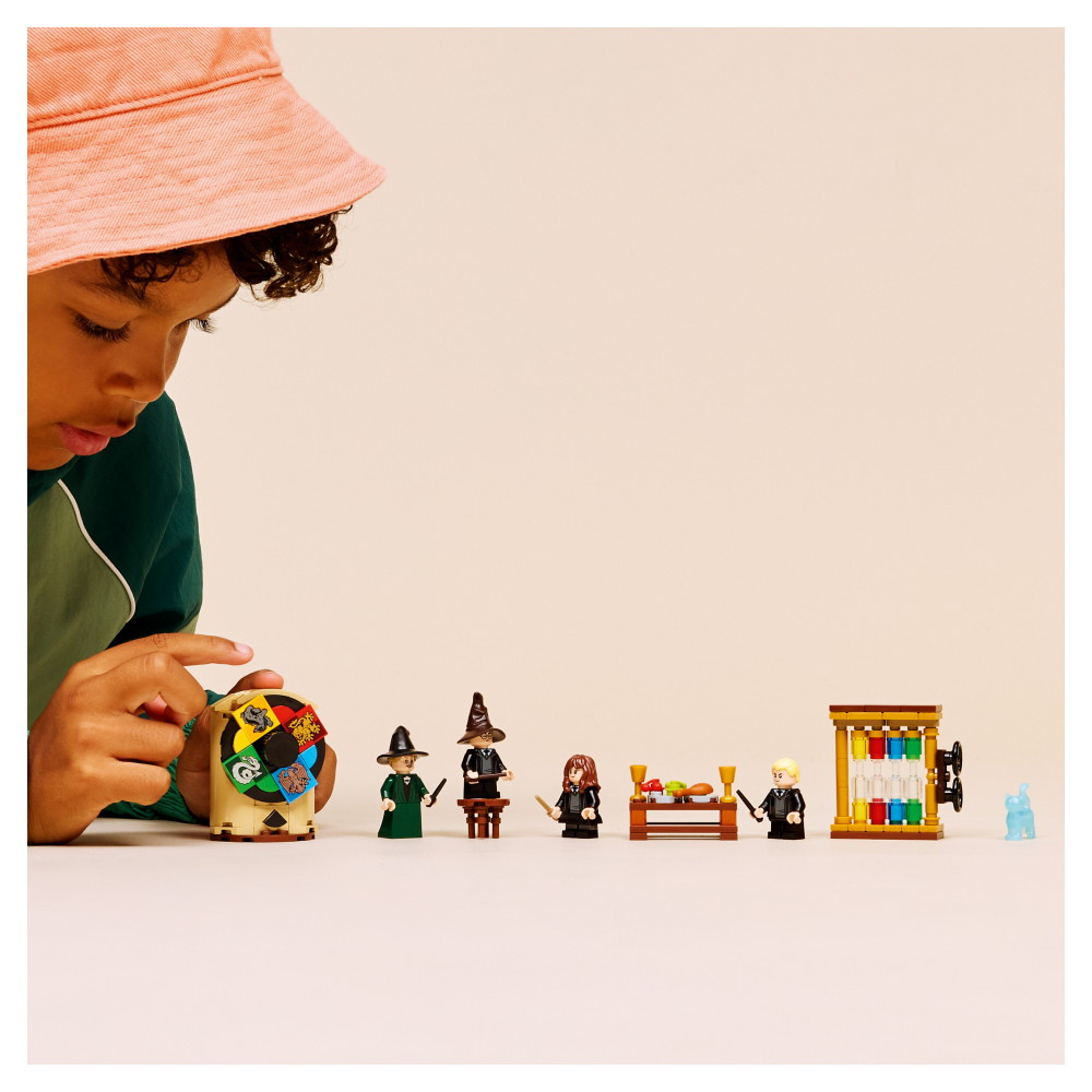LEGO Harry Potter - Hogwarts Slott: Sorteringsceremonin