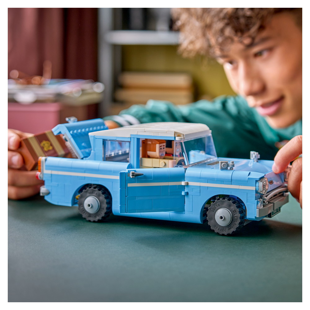 LEGO Harry Potter - Förtrollad Flygande Ford Anglia