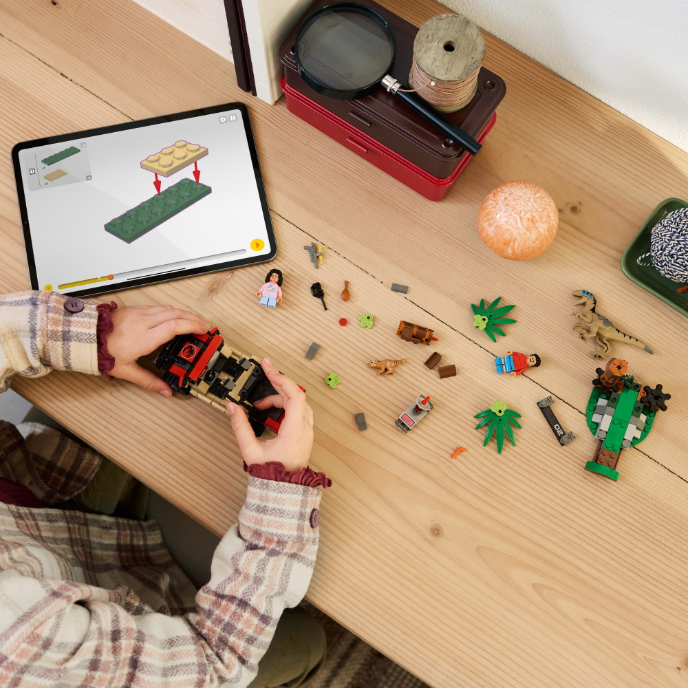 LEGO Jurassic World - Terrängflykt med raptor