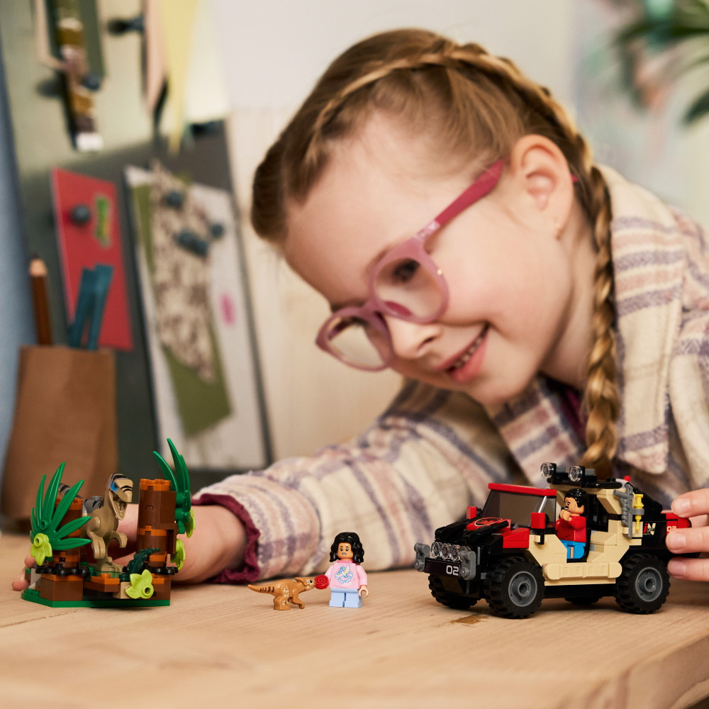 LEGO Jurassic World - Terrängflykt med raptor
