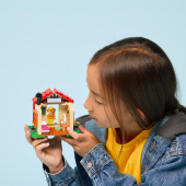 LEGO Animal Crossing - Det mysiga huset där Goldie bor LEGO Animal Crossing - Det mysiga huset där Goldie bor