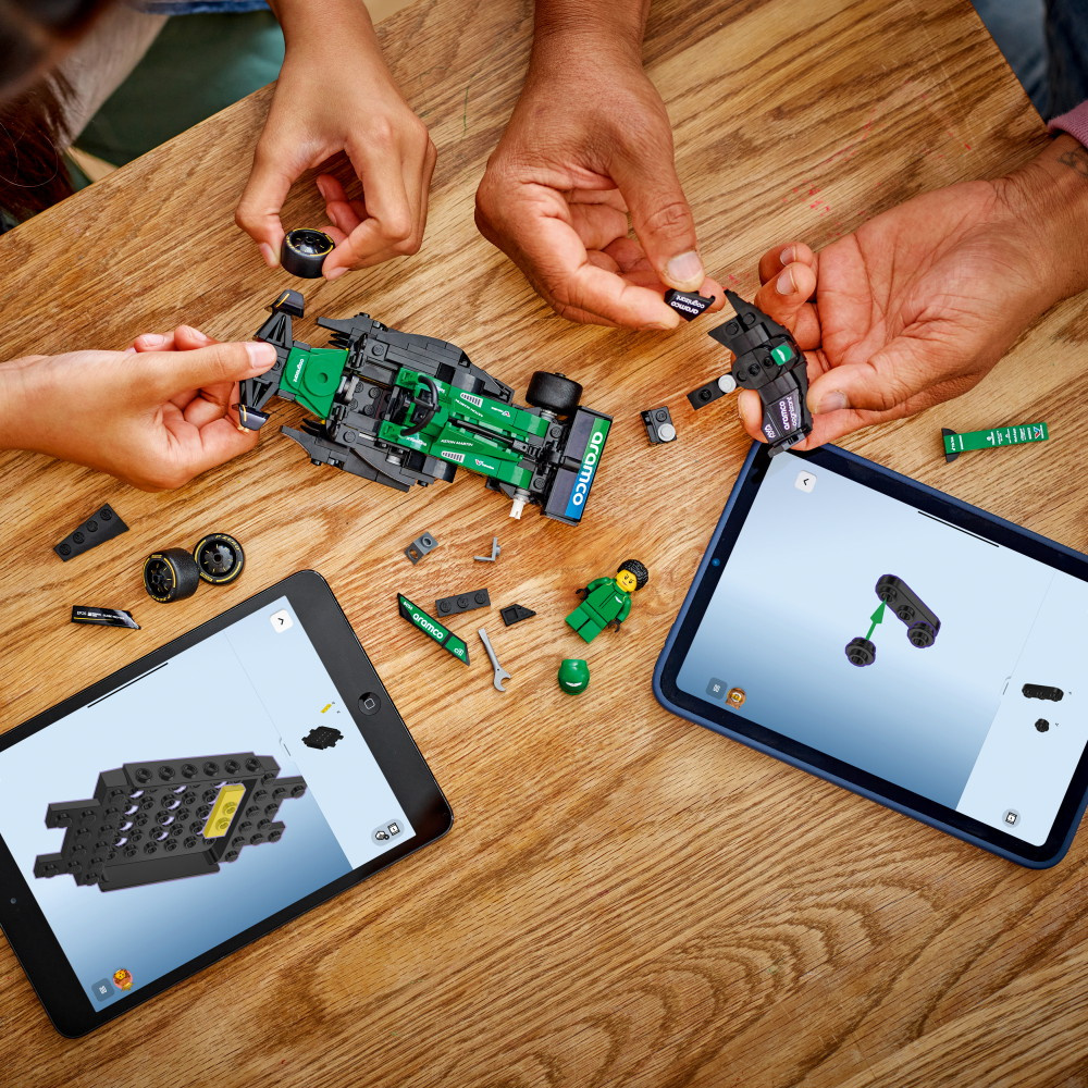 LEGO Speed Champions - Aston Martin Aramco F1 AMR24 racerbil