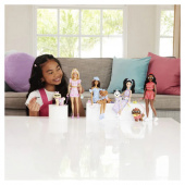 Barbie Twinning Looks - Hund och matchande rosa kläder Barbie Twinning Looks - Hund och matchande rosa kläder