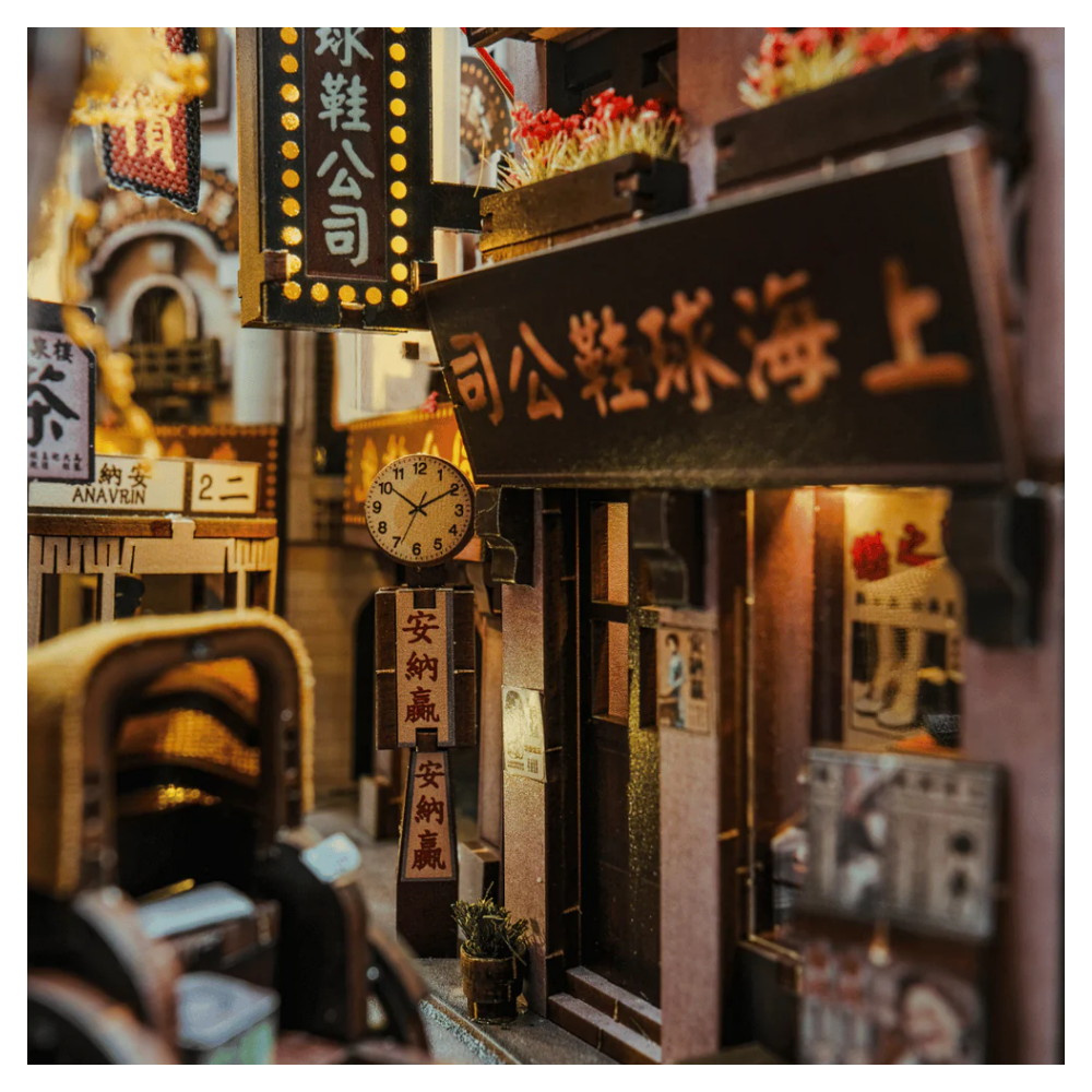 Anavrin Book Nook - Old Shanghai