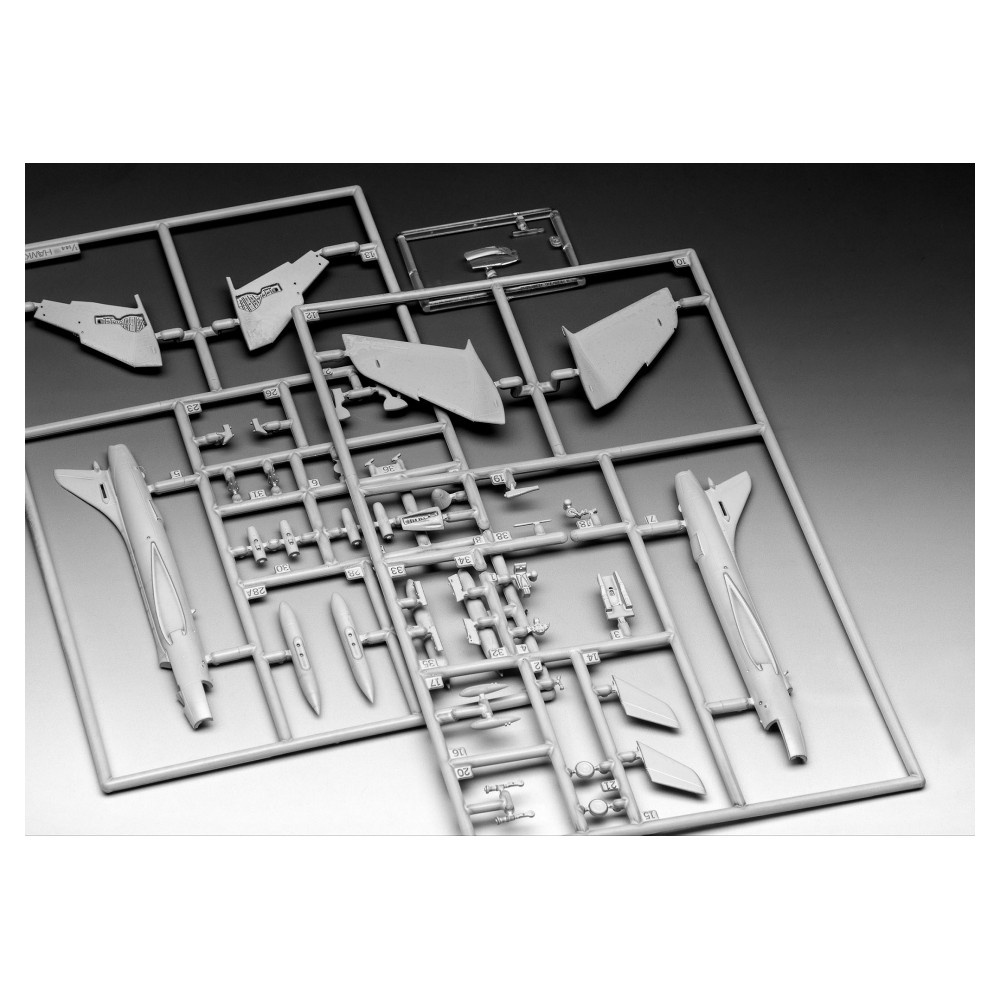 Revell - Hawker Hunter FGA.9 1:144