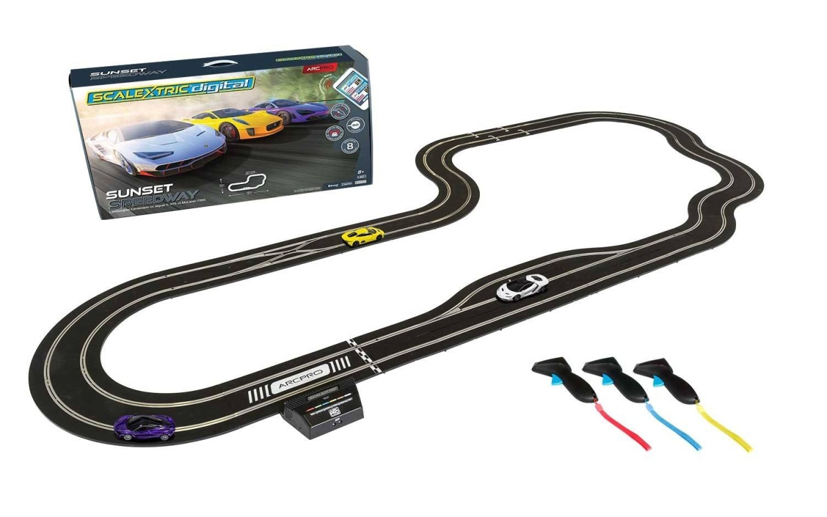 Scalextric Digital 1:32 - ARC PRO Digital Sunset Speedway Set